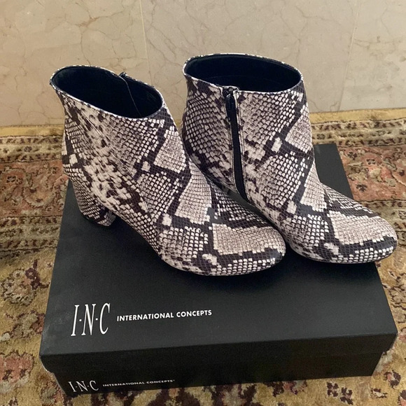 INC FARRENP NATURAL SKIN STYLE BOOTIES SIZE 8 WIDE - Picture 2 of 8